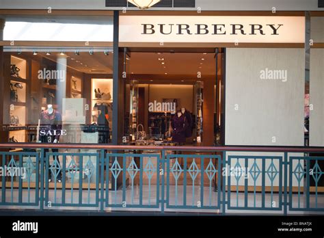 prezzi burberry the mall|Burberry stores near me.